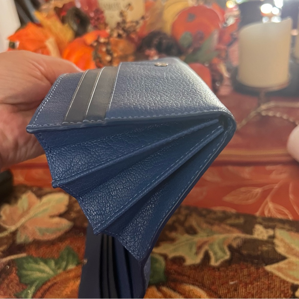 Tumi Chelsea Continental Long Royal Blue Women's Wallet, snap closure 💙 - Picture 4 of 15